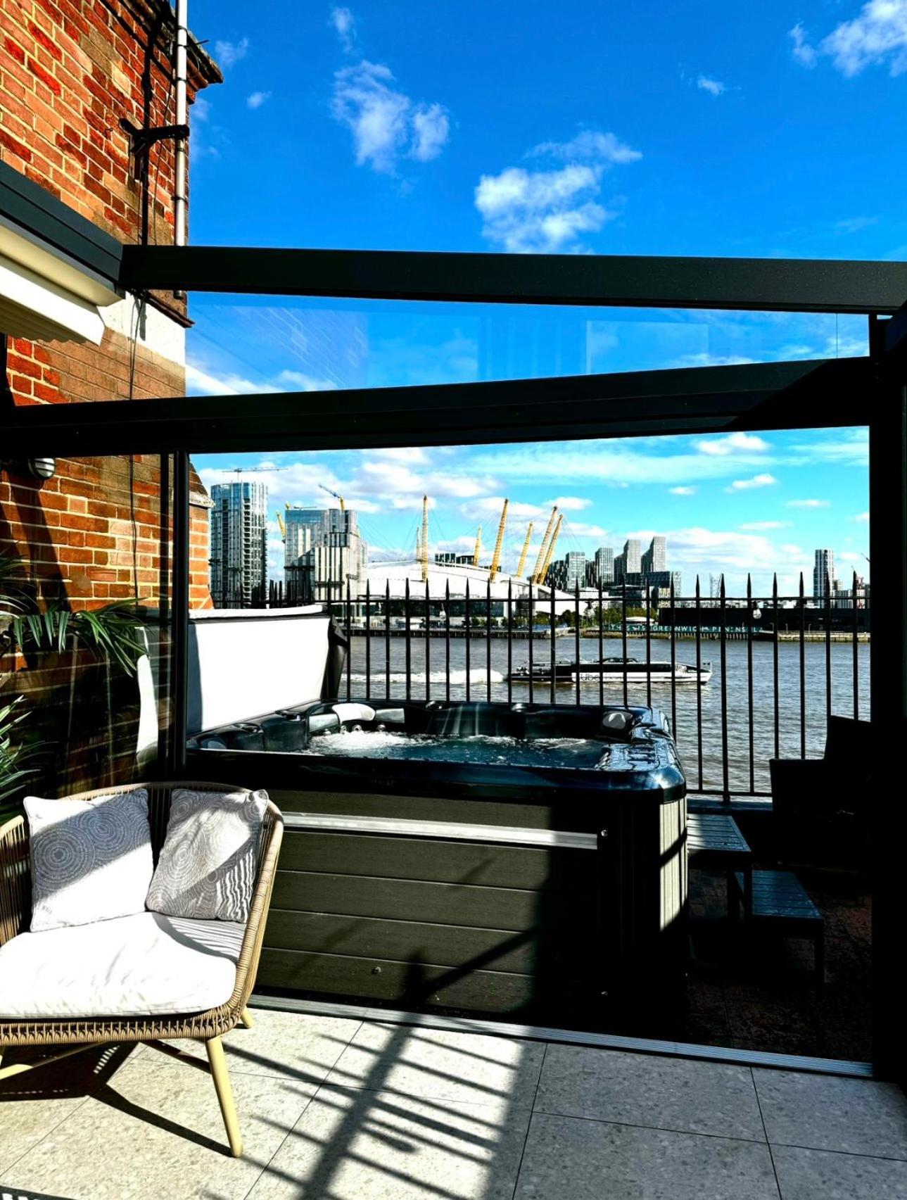 3 X Bedroom Riverside Flat With Hot Tub On Roof Terrace ลอนดอน ภายนอก รูปภาพ